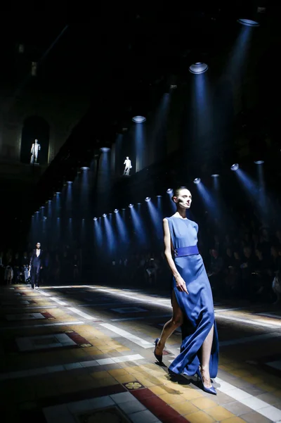 Look 12